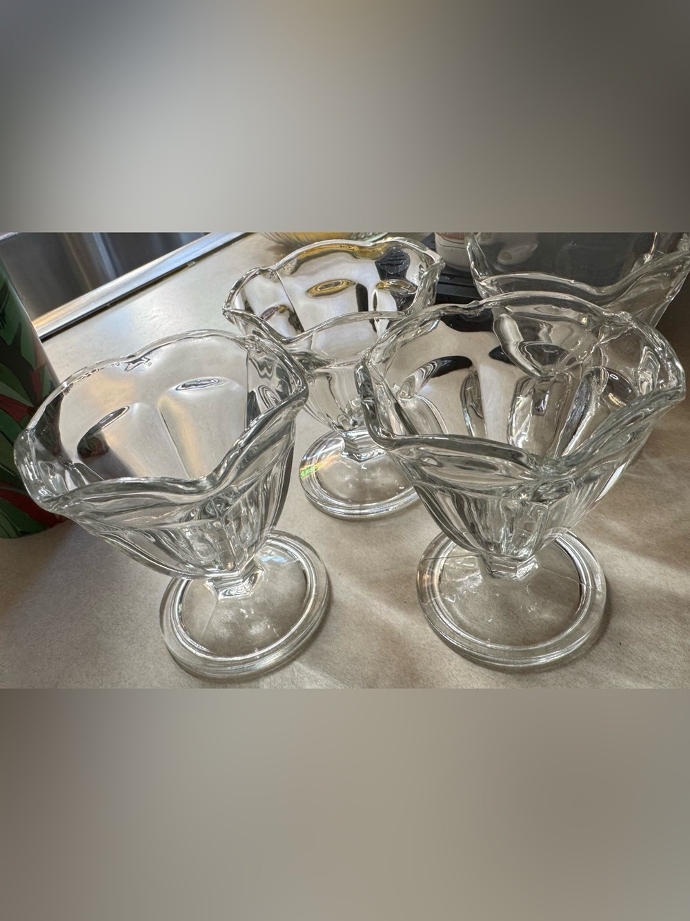 ANCHOR HOCKING 4 piece scalloped edge dessert dishes FLAWLESS ! Never used.